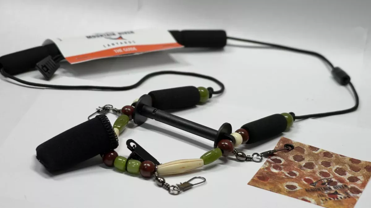 Mountain River Lanyard The Guide Model