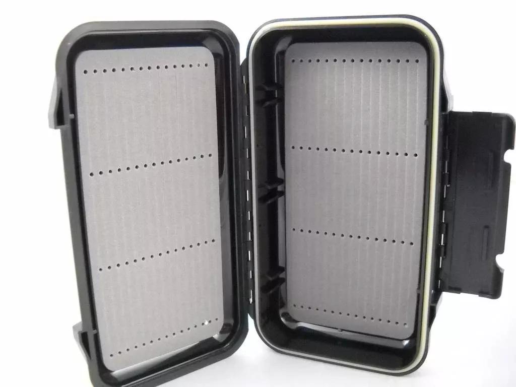 UA Large Waterproof Box Black No Leaf